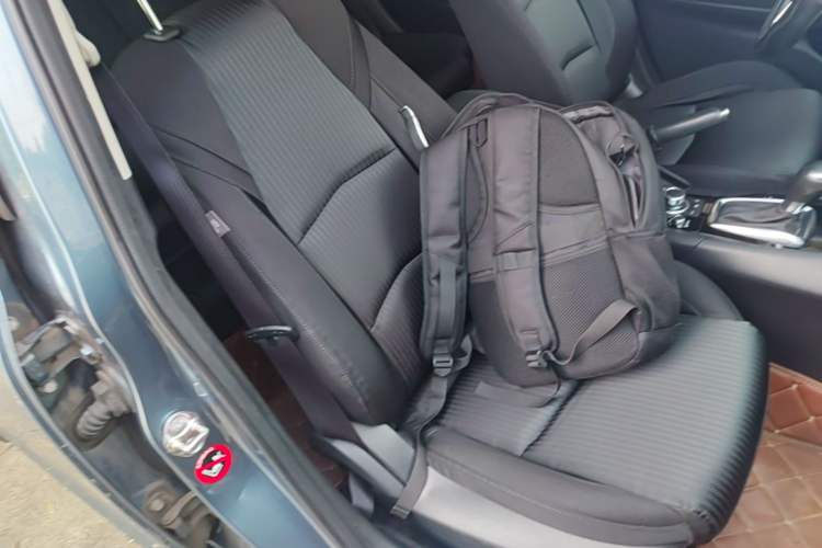 Used Mazda 3 Axela 2016 Sedan 1.5L Automatic Luxury Model Right Front Seat