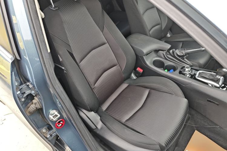Used Mazda 3 Axela 2016 Sedan 1.5L Automatic Luxury Model Right Front Seat