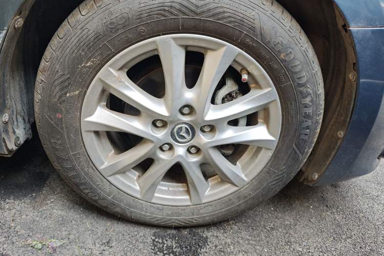 Used Mazda 3 Axela 2016 Sedan 1.5L Automatic Luxury Model Right Front Wheel Hub