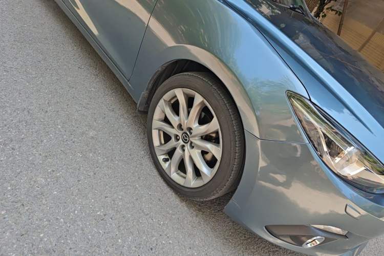 Used Mazda 3 Axela 2016 Sedan 2.0L Automatic Flagship Model Right Front Wheel Hub