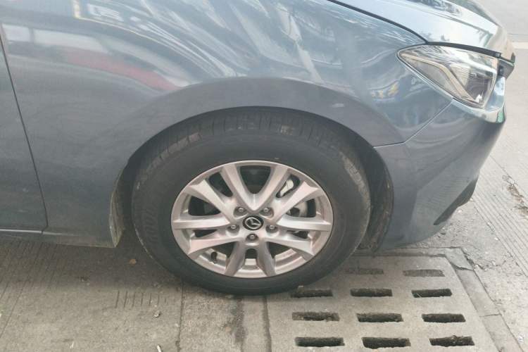 Used Mazda 3 Axela 2016 Sedan 1.5L Automatic Luxury Model Right Front Wheel Hub
