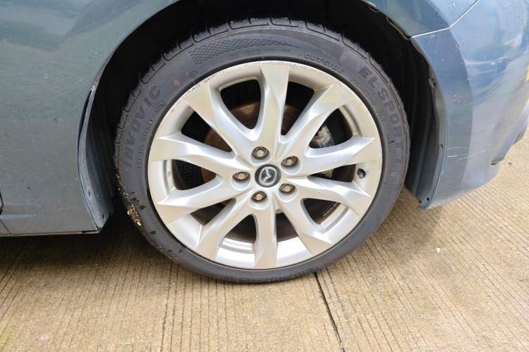 Used Mazda 3 Axela 2016 Sedan 2.0L Automatic Sport Model Right Front Wheel Hub