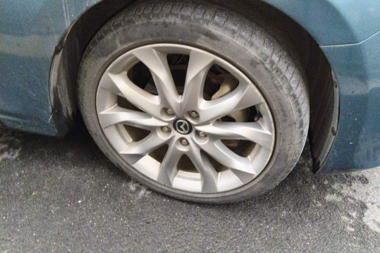Used Mazda 3 Axela 2016 Sedan 2.0L Automatic Sport Model Right Front Wheel Hub