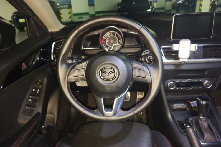 Used Mazda 3 Axela 2016 Hatchback 2.0L Automatic Flagship Model Steering Wheel