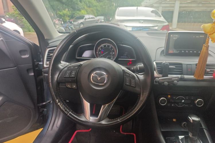 Used Mazda 3 Axela 2016 Sedan 2.0L Automatic Flagship Model Steering Wheel
