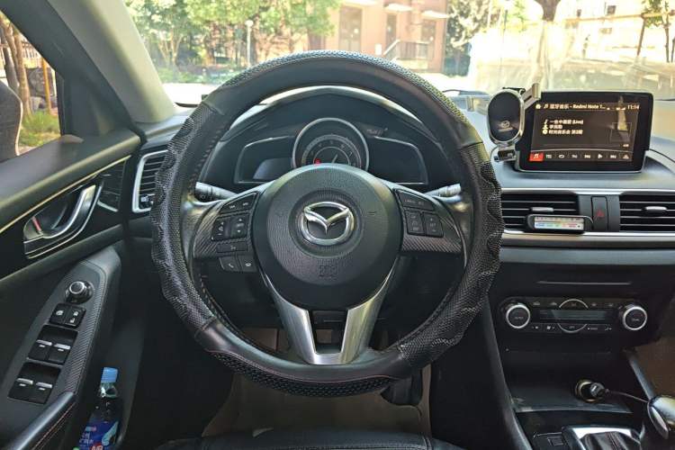 Used Mazda 3 Axela 2016 Sedan 2.0L Automatic Flagship Model Steering Wheel
