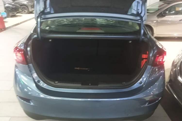 Used Mazda 3 Axela 2016 Sedan 1.5L Automatic Comfort Model Trunk