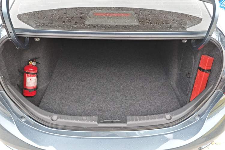 Used Mazda 3 Axela 2016 Sedan 1.5L Automatic Luxury Model Trunk