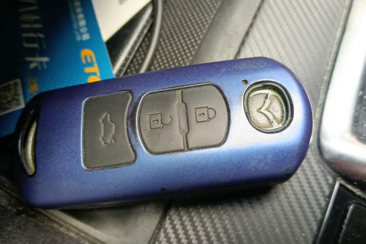 Used Mazda 3 Axela 2016 Sedan 1.5L Automatic Comfort Model Vehicle Key