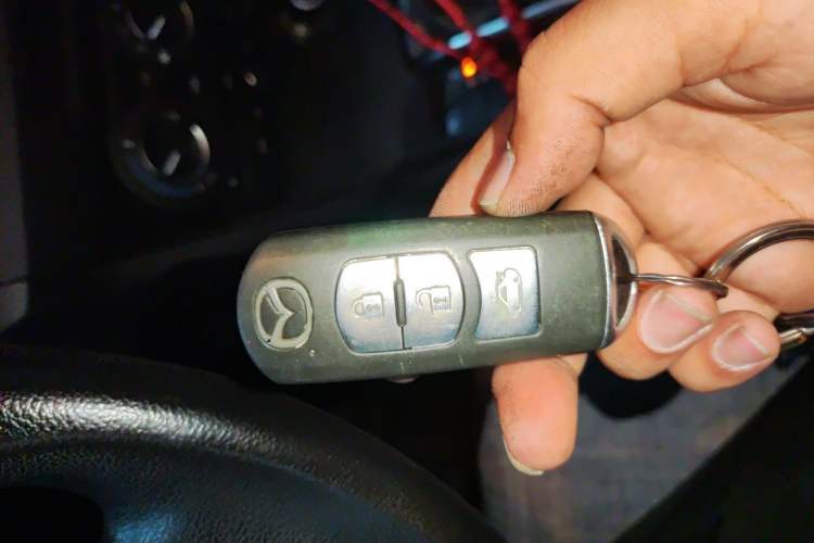 Used Mazda 3 Axela 2016 Sedan 1.5L Automatic Comfort Model Vehicle Key