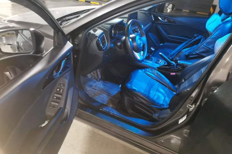 Used Mazda 3 Axela 2016 Sedan 1.5L Manual Comfort Model Driver Seat