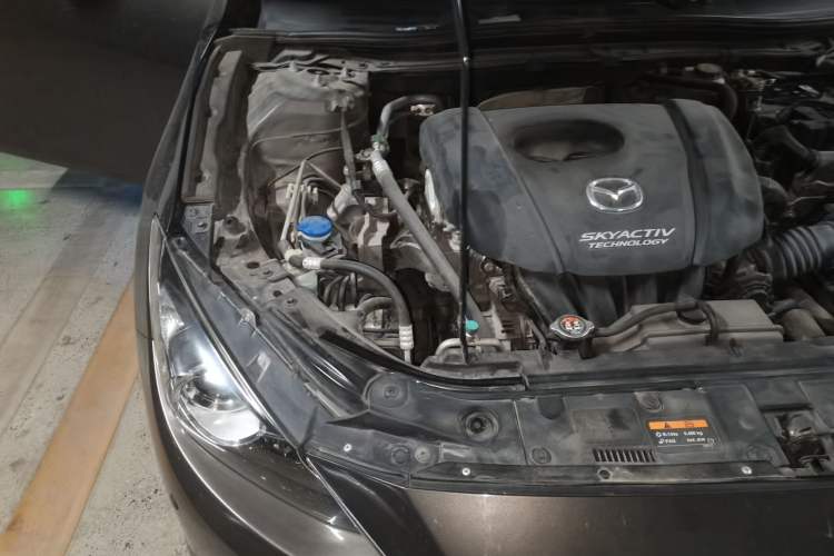 Used Mazda 3 Axela 2016 Sedan 1.5L Manual Comfort Model Engine Bay Right