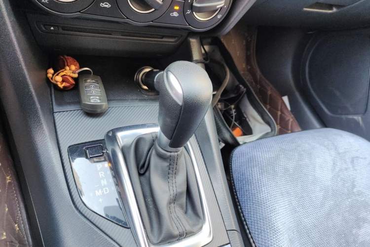 Used Mazda 3 Axela 2016 Sedan 1.5L Automatic Comfort Model Gear Lever