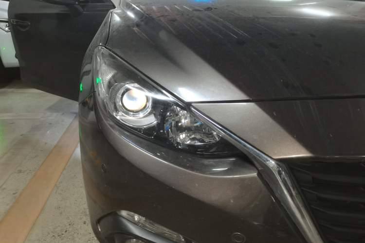 Used Mazda 3 Axela 2016 Sedan 1.5L Manual Comfort Model Right Front Headlight