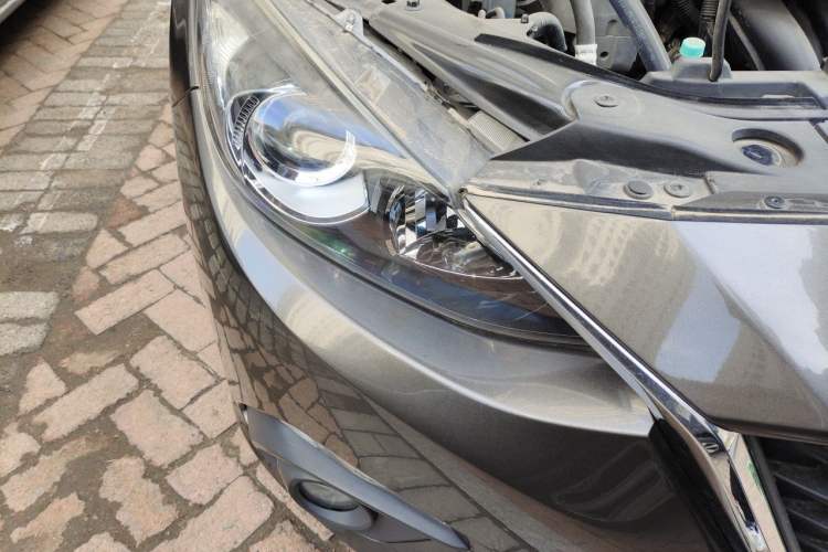 Used Mazda 3 Axela 2016 Sedan 1.5L Automatic Comfort Model Right Front Headlight