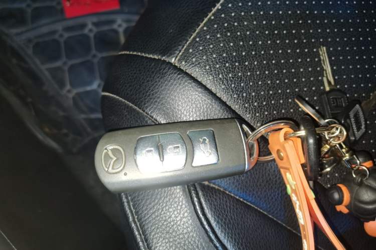Used Mazda 3 Axela 2016 Sedan 1.5L Manual Comfort Model Vehicle Key