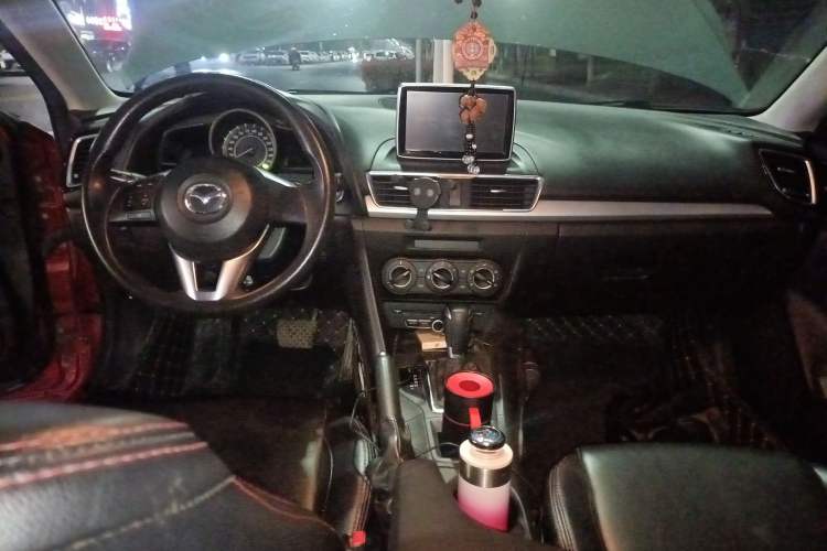 Used Mazda 3 Axela 2016 Sedan 1.5L Automatic Comfort Model Center Console