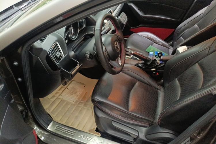 Used Mazda 3 Axela 2016 Hatchback 2.0L Automatic Sport Model Driver Seat