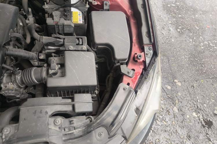 Used Mazda 3 Axela 2016 Sedan 1.5L Manual Comfort Model Engine Bay Left