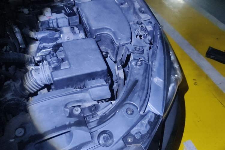 Used Mazda 3 Axela 2016 Sedan 1.5L Automatic Comfort Model Engine Bay Left