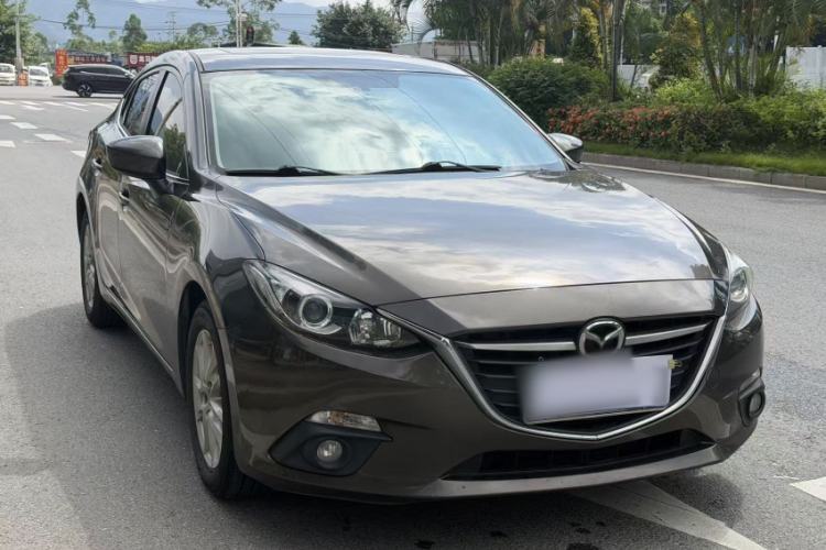 Used Mazda 3 Axela 2016 Sedan 1.5L Automatic Luxury Model Exterior 6