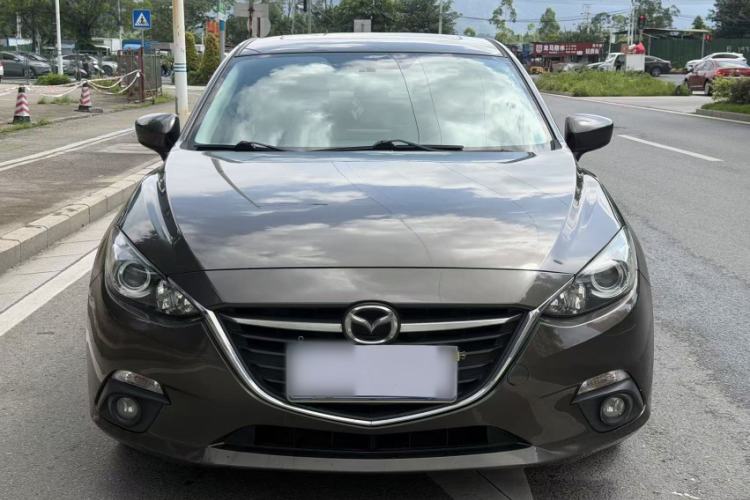 Used Mazda 3 Axela 2016 Sedan 1.5L Automatic Luxury Model Exterior 7