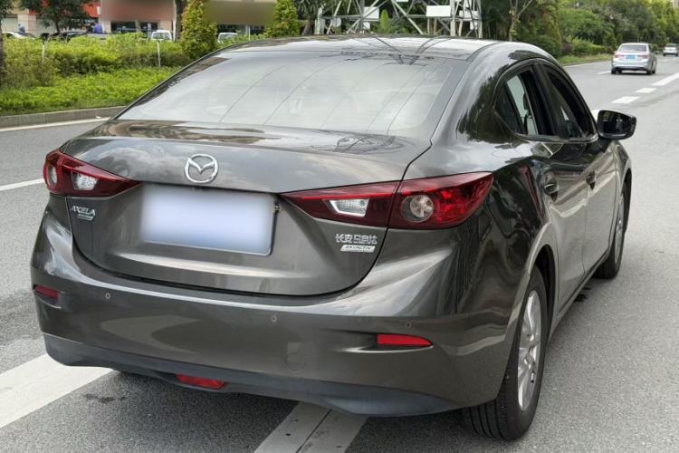 Used Mazda 3 Axela 2016 Sedan 1.5L Automatic Luxury Model Exterior 8
