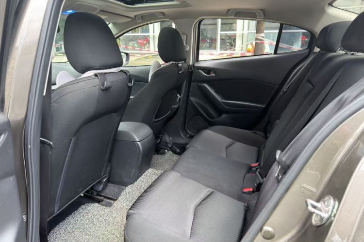 Used Mazda 3 Axela 2016 Sedan 1.5L Automatic Luxury Model Interior 3