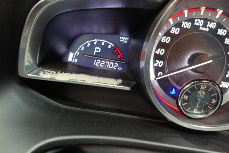 Used Mazda 3 Axela 2016 Hatchback 2.0L Automatic Sport Model Odometer Close Up