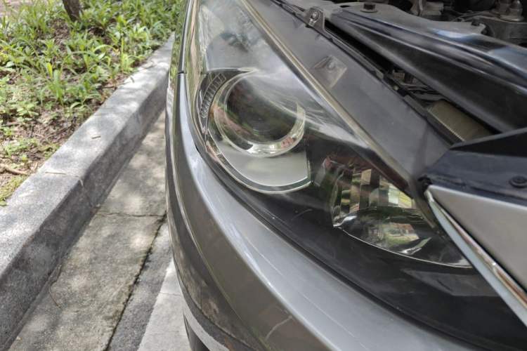 Used Mazda 3 Axela 2016 Sedan 1.5L Automatic Luxury Model Right Front Headlight