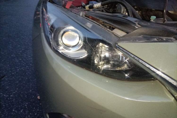 Used Mazda 3 Axela 2016 Sedan 1.5L Automatic Comfort Model Right Front Headlight
