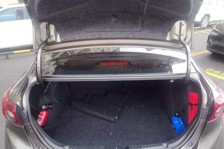 Used Mazda 3 Axela 2016 Sedan 1.5L Automatic Luxury Model Trunk