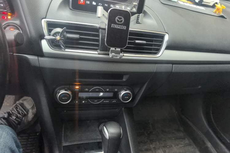 Used Mazda 3 Axela 2016 Sedan 1.5L Automatic Luxury Model Audio And AC Panel