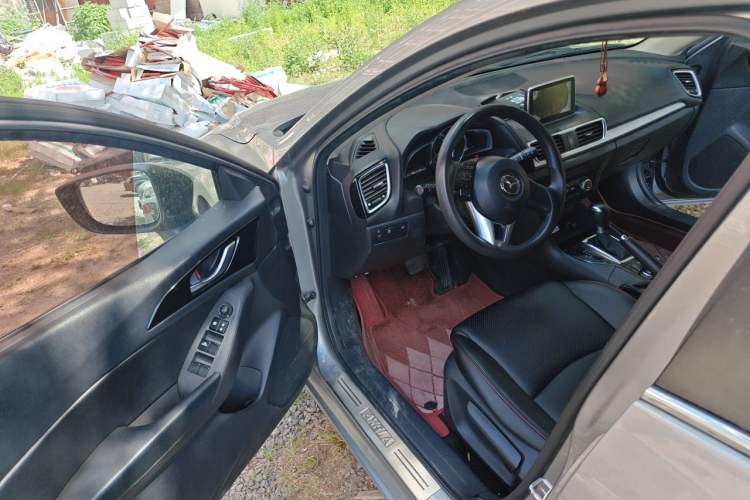 Used Mazda 3 Axela 2016 Hatchback 1.5L Automatic Luxury Model Driver Seat