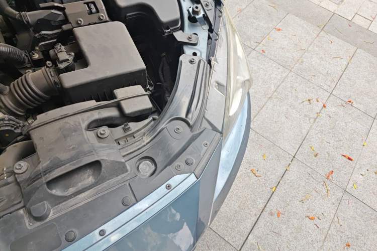 Used Mazda 3 Axela 2016 Sedan 1.5L Automatic Comfort Model Engine Bay Left