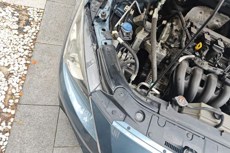 Used Mazda 3 Axela 2016 Sedan 1.5L Automatic Comfort Model Engine Bay Right