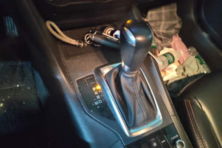 Used Mazda 3 Axela 2016 Hatchback 1.5L Automatic Comfort Model Gear Lever
