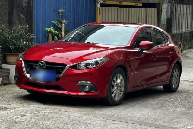 Used Mazda 3 Axela 2016 Hatchback 1.5L Automatic Luxury Model