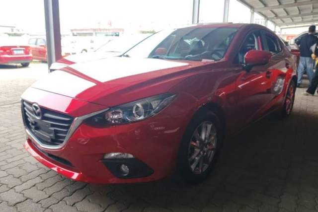 Used Mazda 3 Axela 2016 Sedan 1.5L Automatic Luxury Model