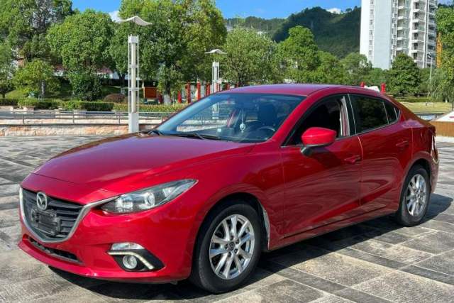 Używany Mazda 3 Axela 2016 Sedan 1.5L Automatic Comfort Model