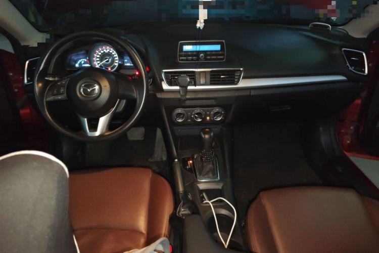Used Mazda 3 Axela 2016 Sedan 1.5L Automatic Comfort Model Center Console