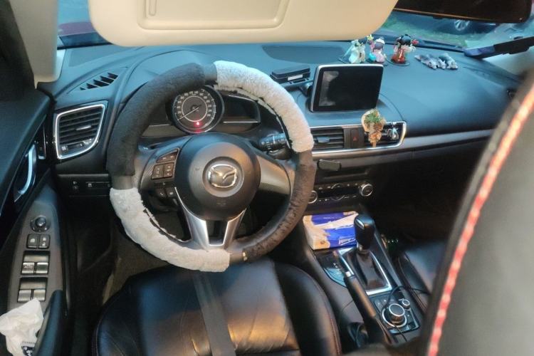 Used Mazda 3 Axela 2016 Hatchback 1.5L Automatic Luxury Model Center Console