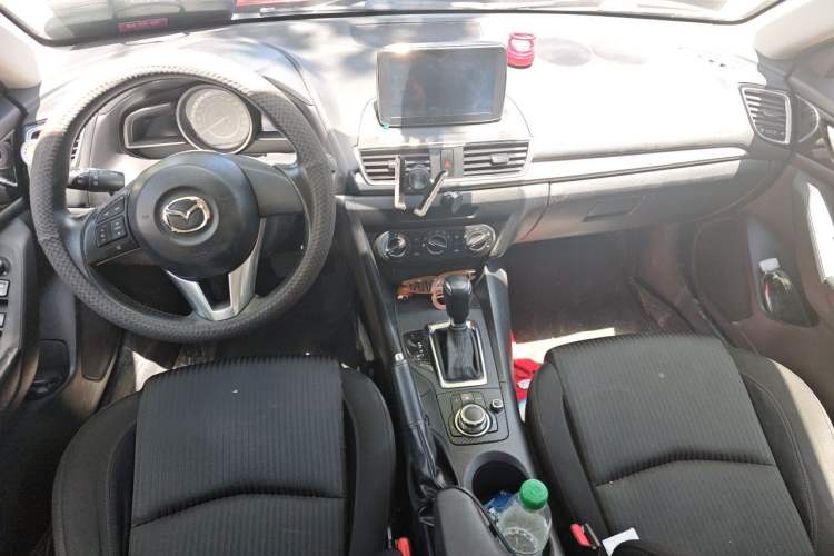 Used Mazda 3 Axela 2016 Sedan 1.5L Automatic Comfort Model Center Console
