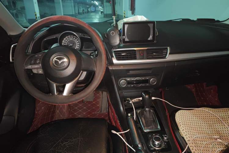 Used Mazda 3 Axela 2016 Sedan 1.5L Automatic Luxury Model Center Console