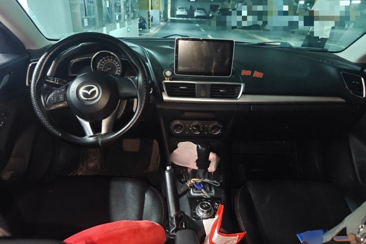 Used Mazda 3 Axela 2016 Sedan 1.5L Automatic Comfort Model Center Console