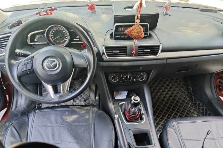Used Mazda 3 Axela 2016 Sedan 1.5L Manual Comfort Model Center Console