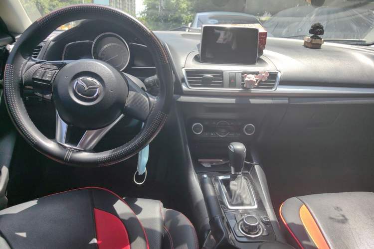 Used Mazda 3 Axela 2016 Sedan 1.5L Automatic Luxury Model Center Console