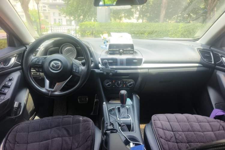 Used Mazda 3 Axela 2016 Sedan 1.5L Automatic Comfort Model Center Console