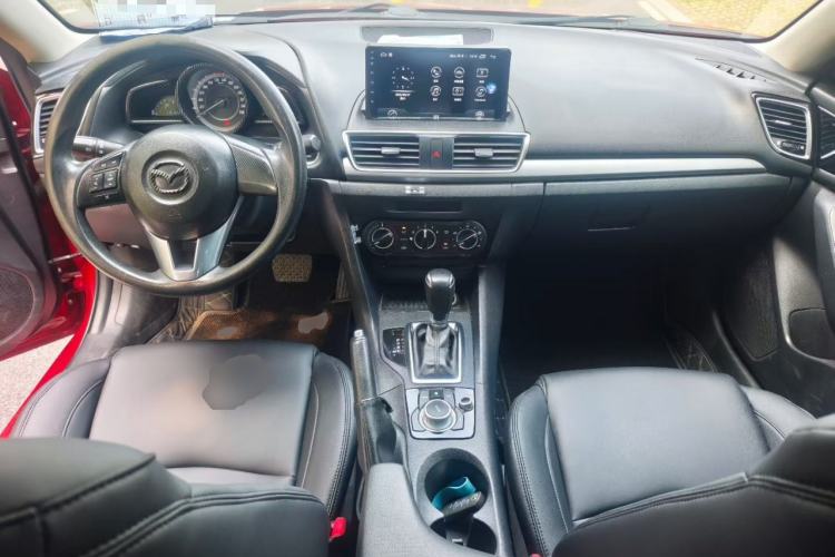 Used Mazda 3 Axela 2016 Sedan 1.5L Automatic Comfort Model Center Console