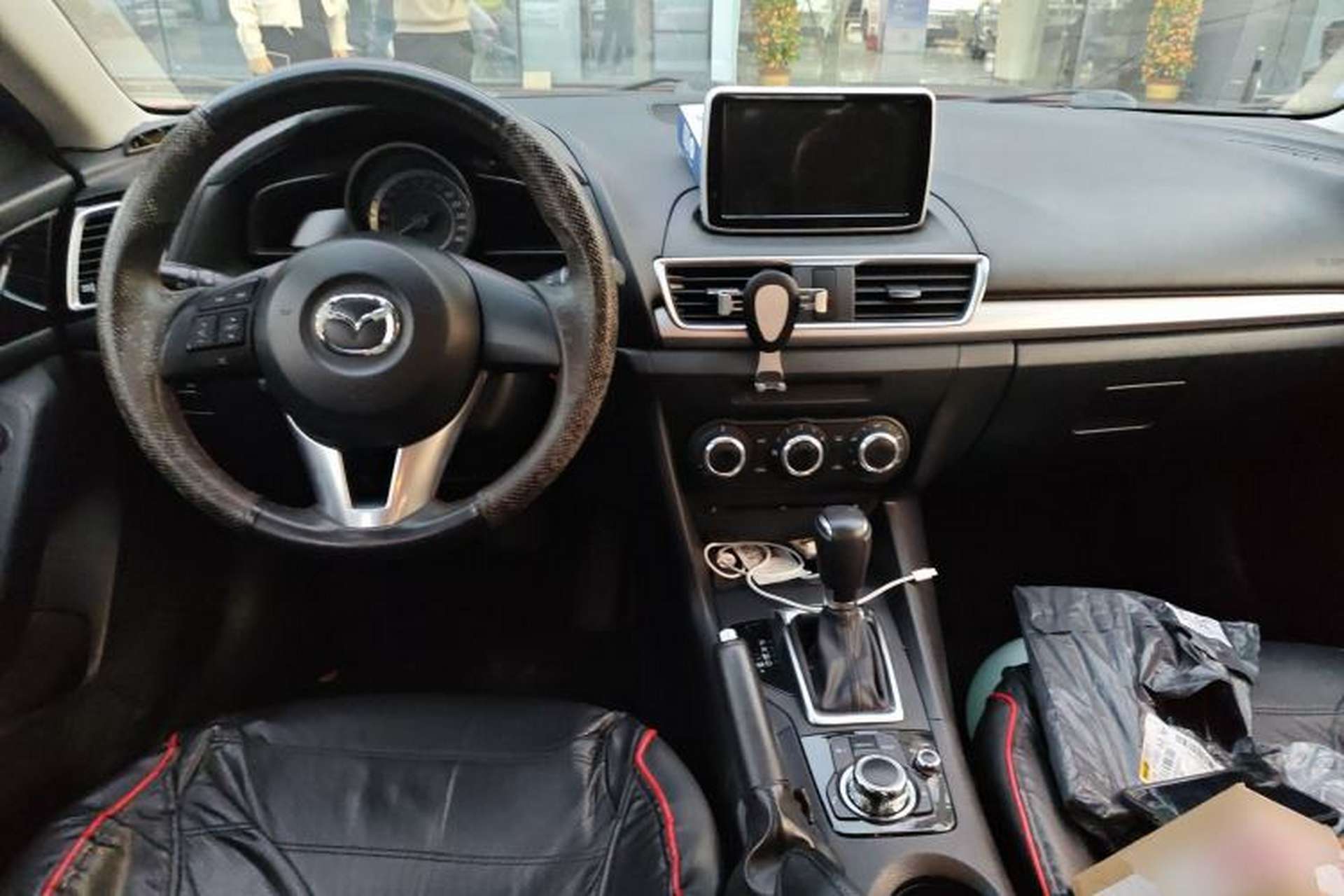 Used Mazda 3 Axela 2016 Sedan 1.5L Automatic Comfort Model Center Console